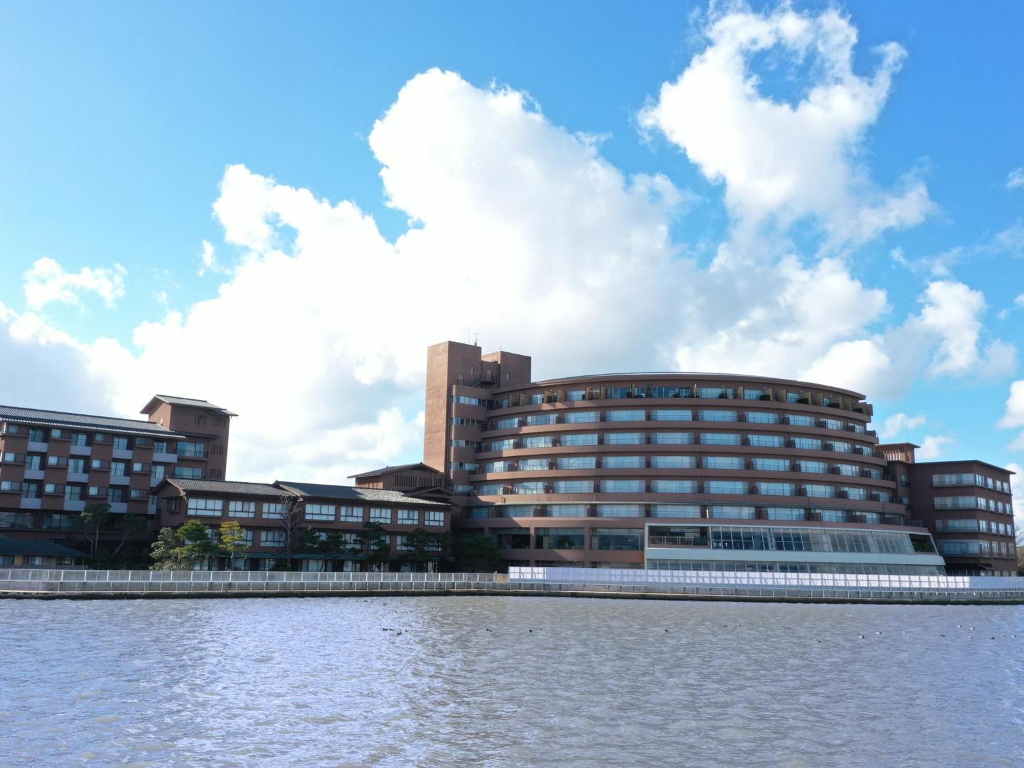 Apa Hotel & Resort Kaga Katayamazu Onsen Kasuikyo Zewnętrze zdjęcie